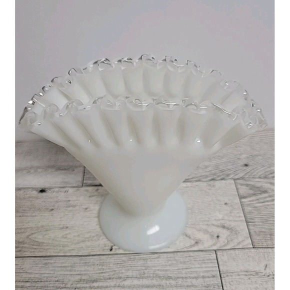 Fenton White Milk Glass Silver Crest Small Fan Vase 4 1/4" Tall Vtg 50's Ruffled - Picture 1 of 6